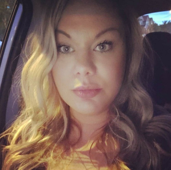 Meet your Posher, Sarena - Picture 1 of 1